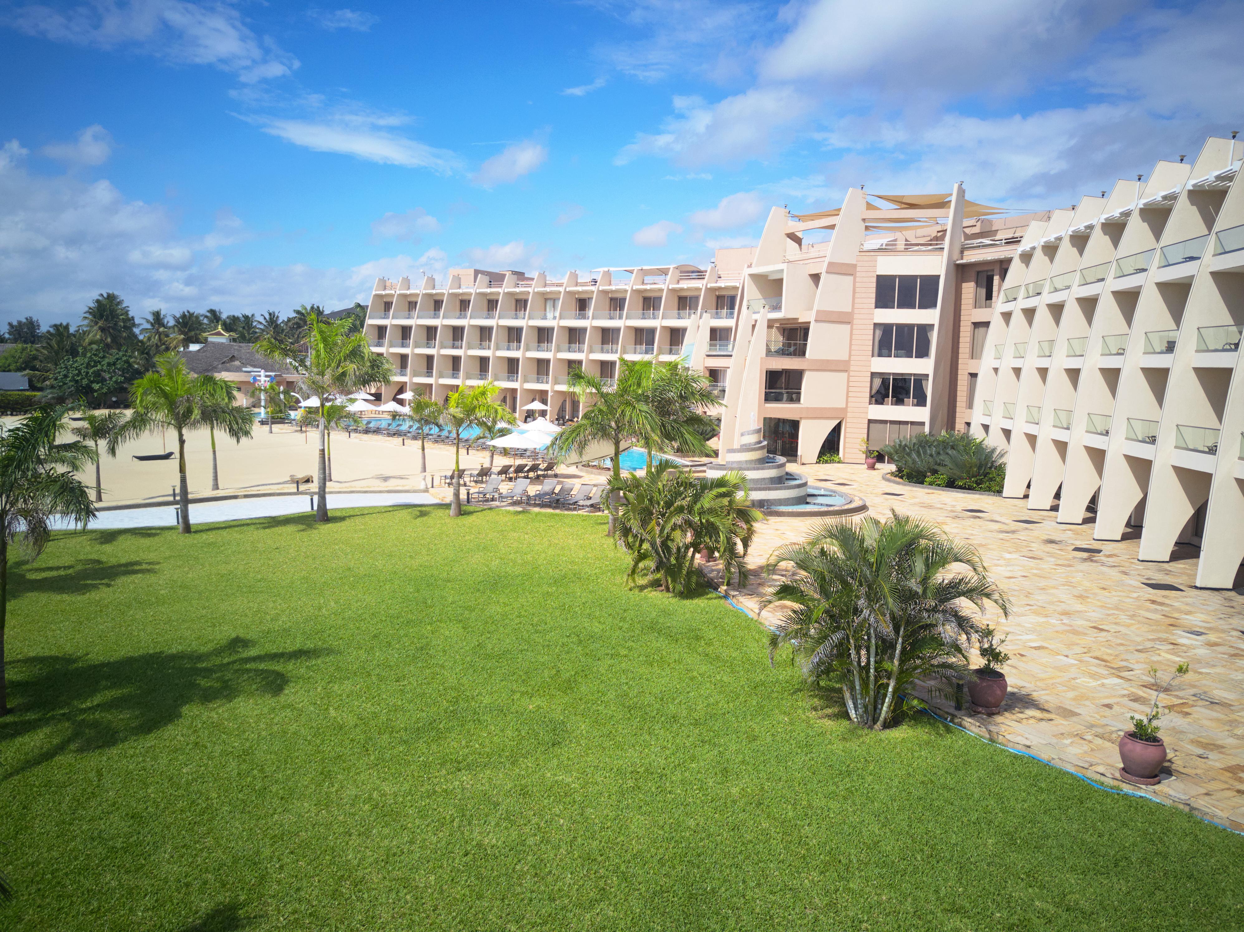 Ramada Resort By Wyndham Daressalam Exterior foto