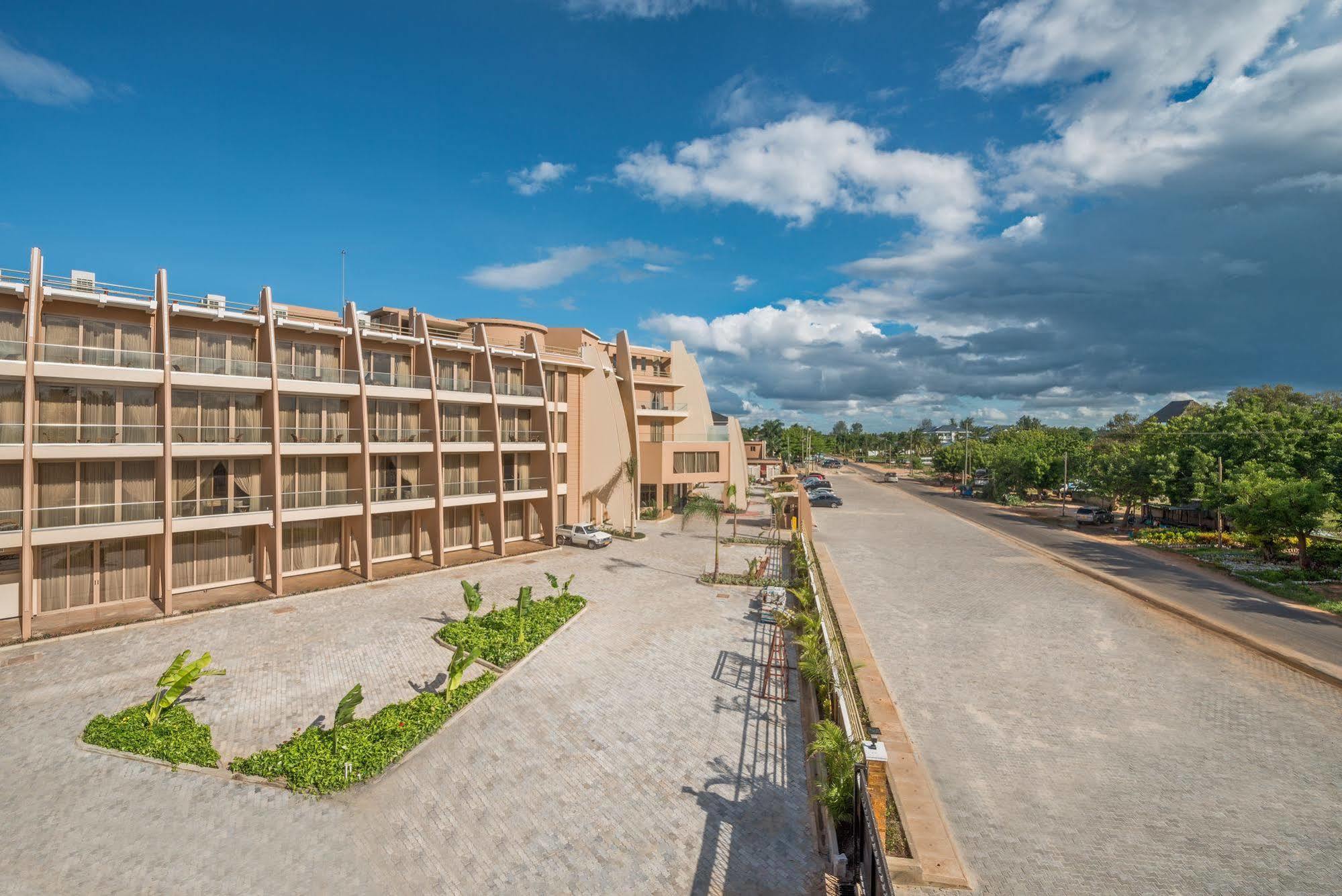 Ramada Resort By Wyndham Daressalam Exterior foto